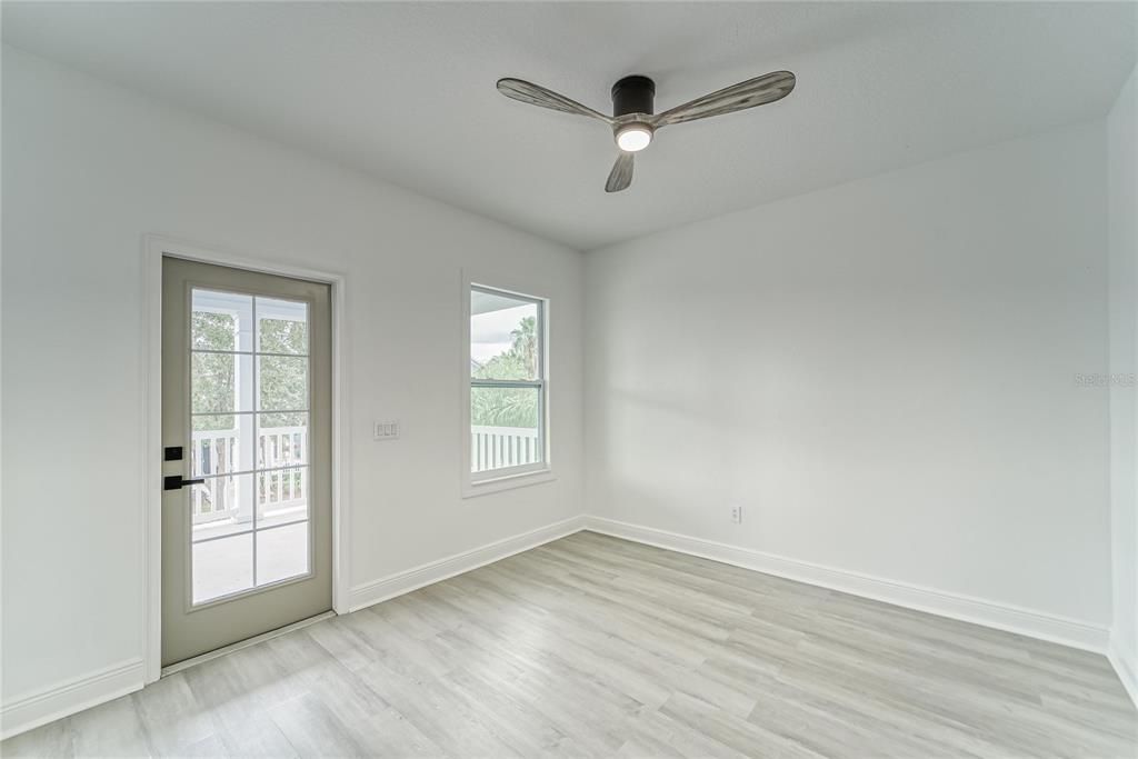 For Sale: $850,000 (4 beds, 2 baths, 2578 Square Feet)