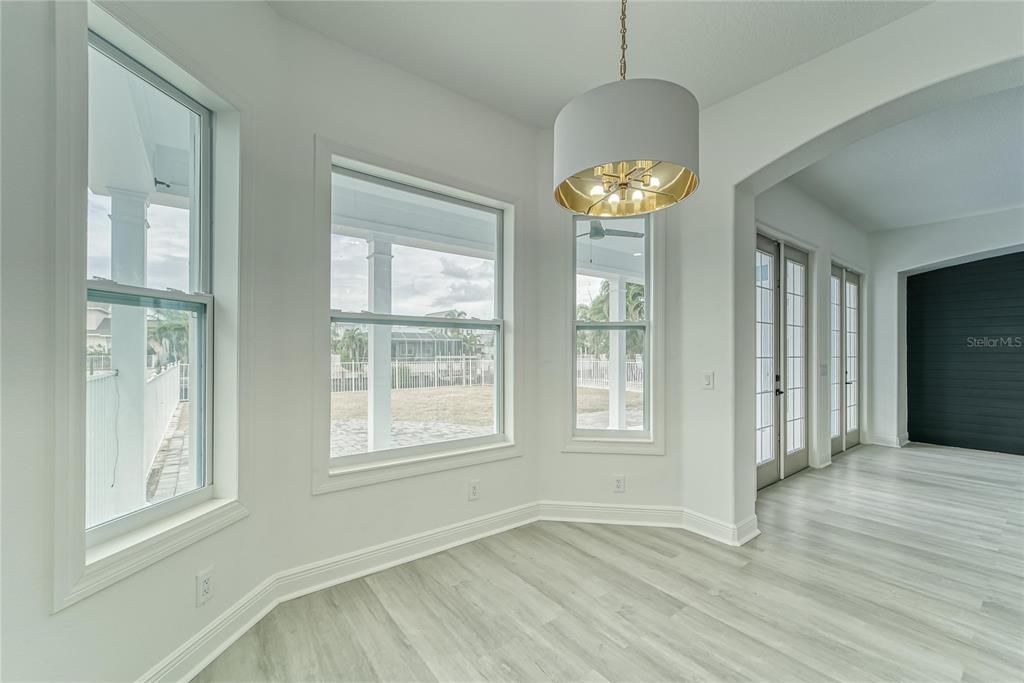 For Sale: $850,000 (4 beds, 2 baths, 2578 Square Feet)