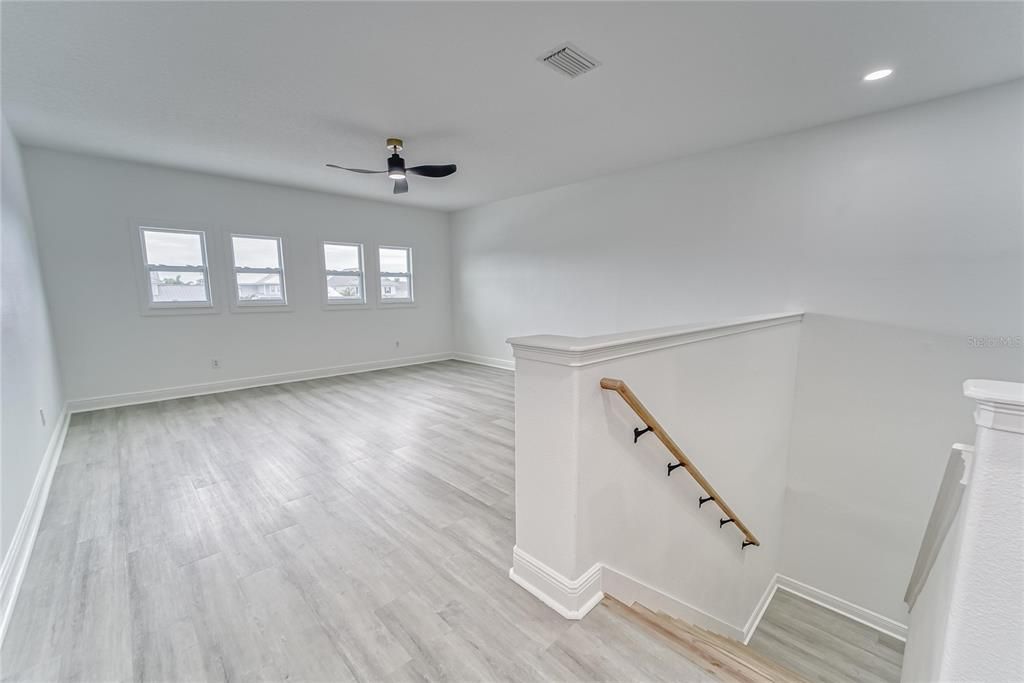 For Sale: $850,000 (4 beds, 2 baths, 2578 Square Feet)