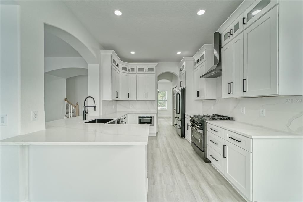 For Sale: $850,000 (4 beds, 2 baths, 2578 Square Feet)