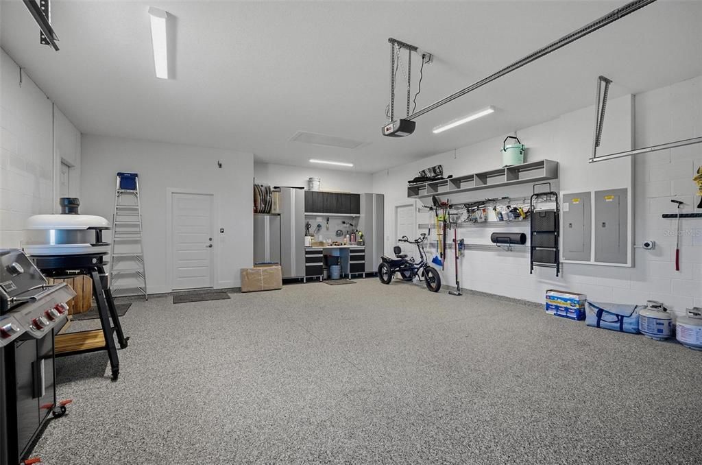 Под контрактом: $999,999 (3 спален, 2 ванн, 2572 Квадратных фут)