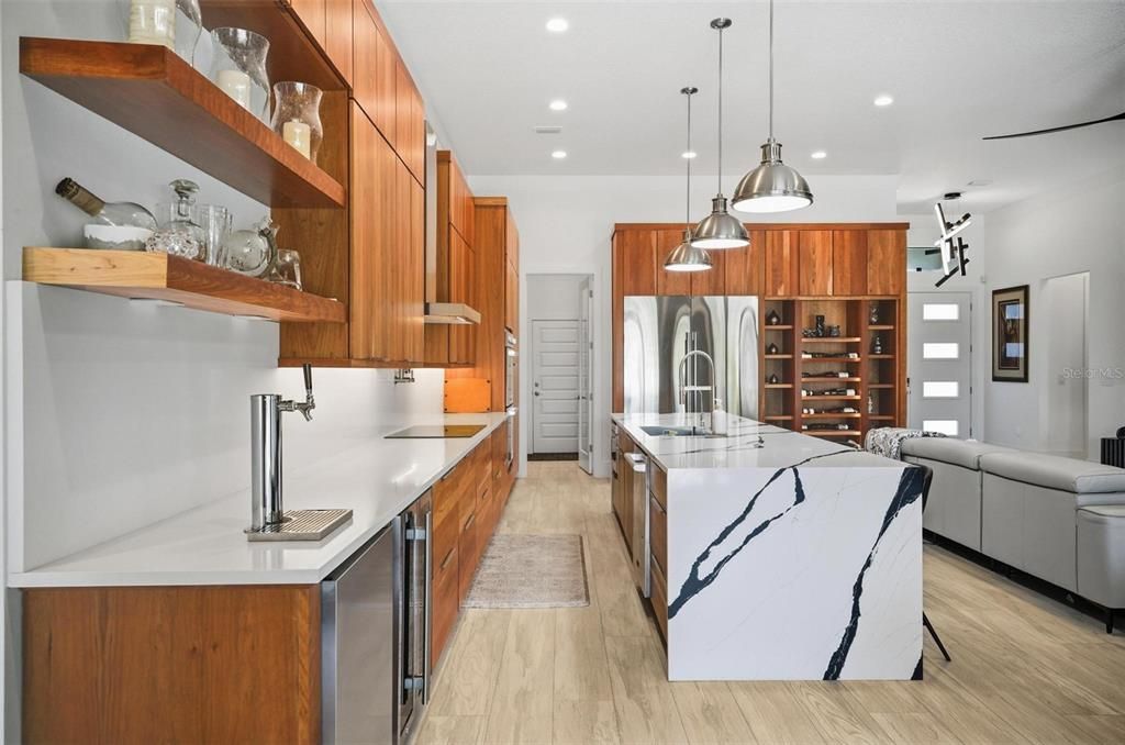 Под контрактом: $999,999 (3 спален, 2 ванн, 2572 Квадратных фут)