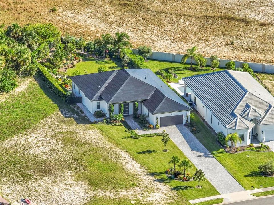 Под контрактом: $999,999 (3 спален, 2 ванн, 2572 Квадратных фут)