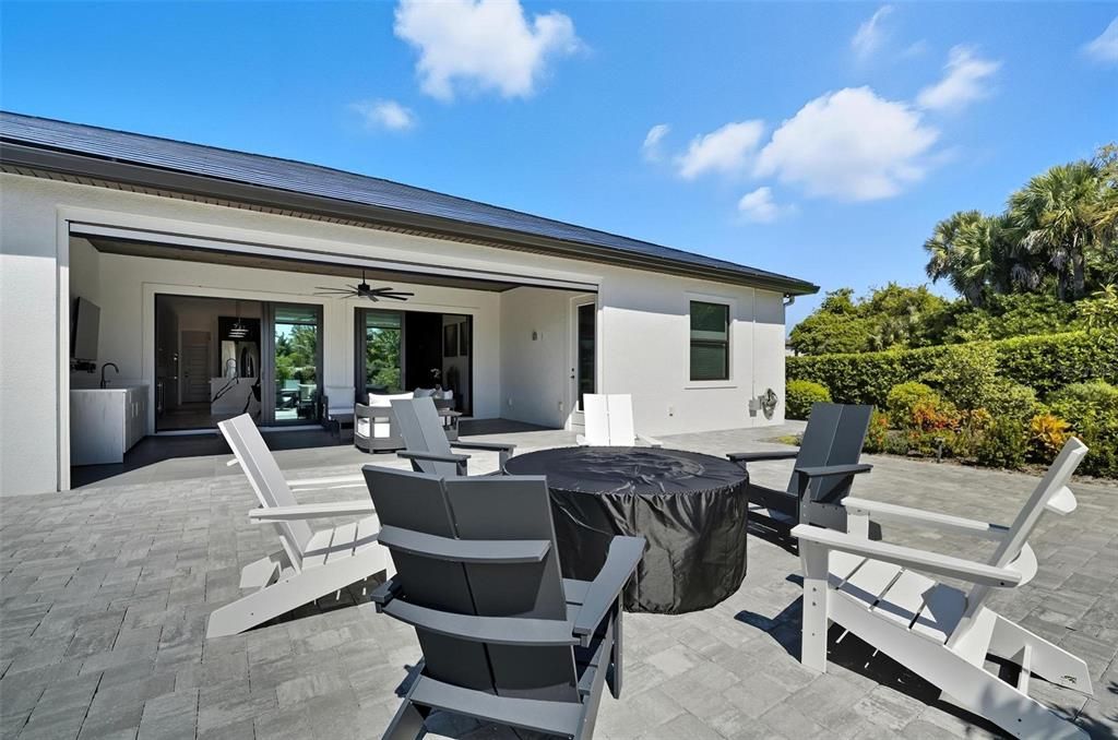 Под контрактом: $999,999 (3 спален, 2 ванн, 2572 Квадратных фут)