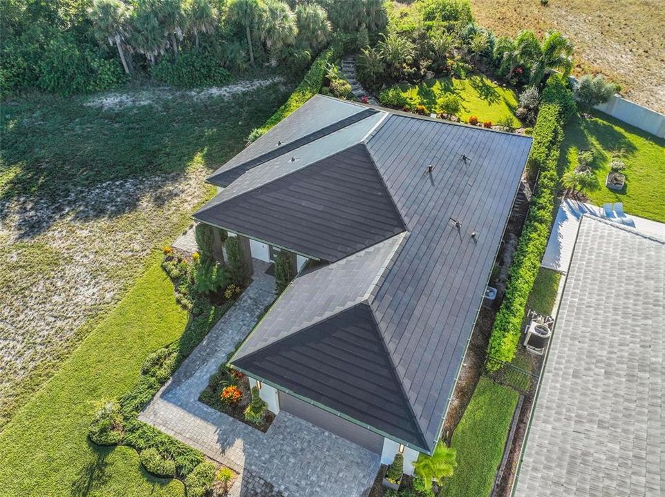 Под контрактом: $999,999 (3 спален, 2 ванн, 2572 Квадратных фут)