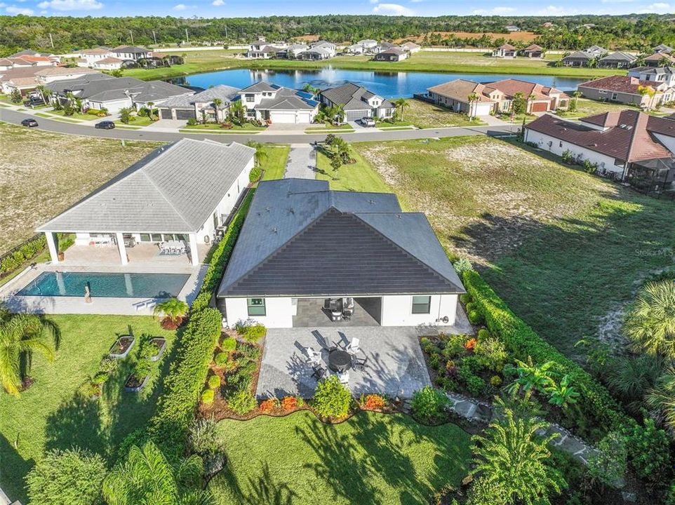 Под контрактом: $999,999 (3 спален, 2 ванн, 2572 Квадратных фут)