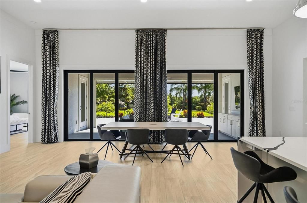 Под контрактом: $999,999 (3 спален, 2 ванн, 2572 Квадратных фут)