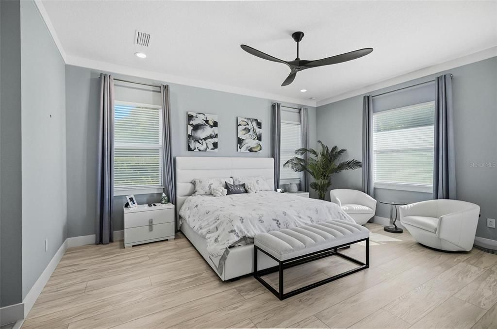 Под контрактом: $999,999 (3 спален, 2 ванн, 2572 Квадратных фут)