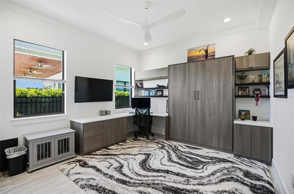 Под контрактом: $999,999 (3 спален, 2 ванн, 2572 Квадратных фут)