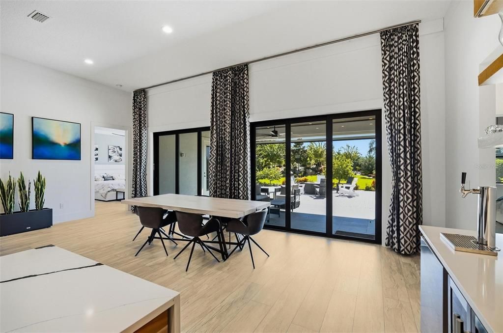 Под контрактом: $999,999 (3 спален, 2 ванн, 2572 Квадратных фут)