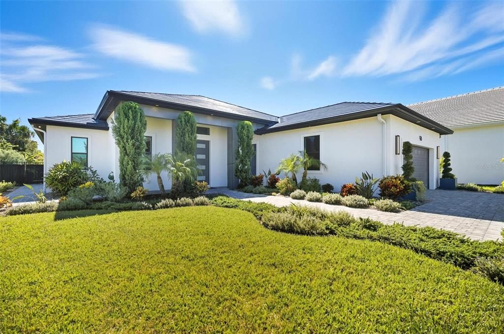 Под контрактом: $999,999 (3 спален, 2 ванн, 2572 Квадратных фут)