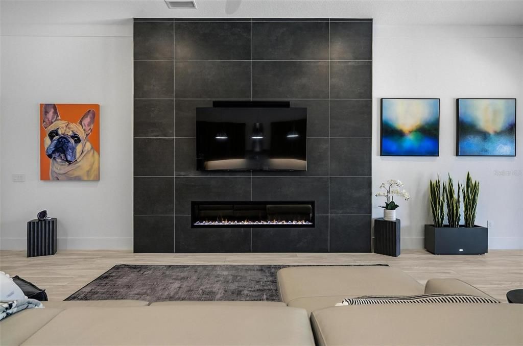 Под контрактом: $999,999 (3 спален, 2 ванн, 2572 Квадратных фут)