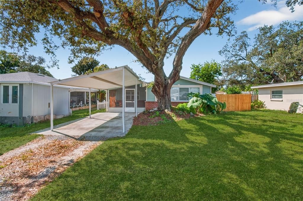 For Sale: $299,000 (2 beds, 1 baths, 1165 Square Feet)