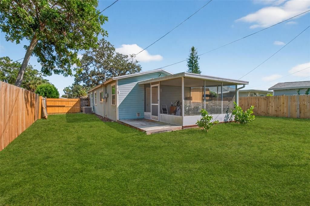 For Sale: $299,000 (2 beds, 1 baths, 1165 Square Feet)