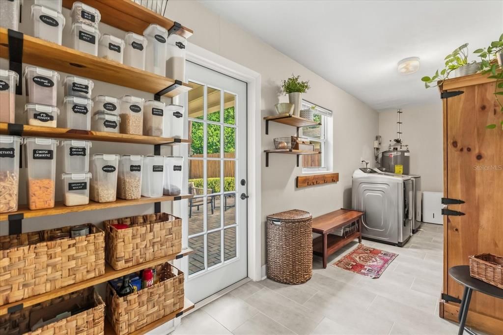 Под контрактом: $409,900 (3 спален, 2 ванн, 1642 Квадратных фут)