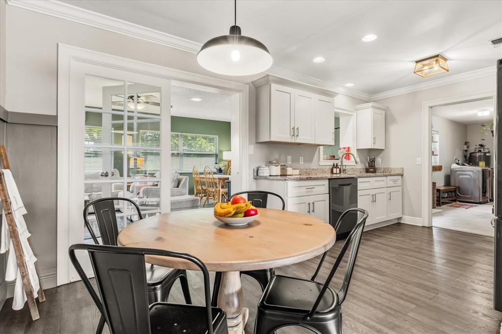 Под контрактом: $409,900 (3 спален, 2 ванн, 1642 Квадратных фут)