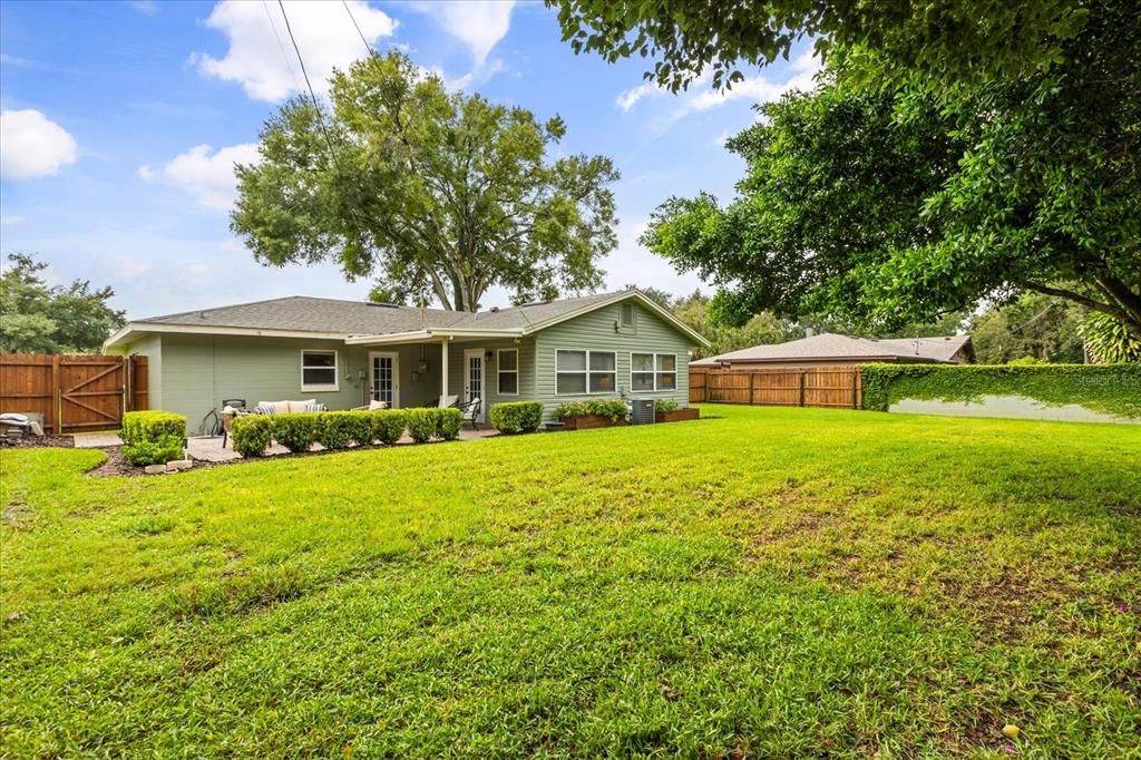 Под контрактом: $409,900 (3 спален, 2 ванн, 1642 Квадратных фут)