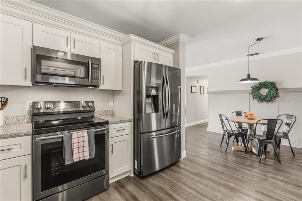 Под контрактом: $409,900 (3 спален, 2 ванн, 1642 Квадратных фут)