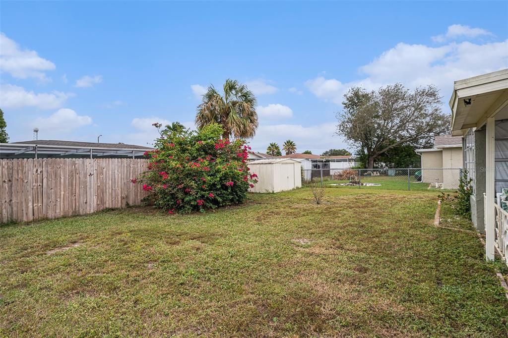 合同活跃: $184,900 (2 贝兹, 1 浴室, 840 平方英尺)