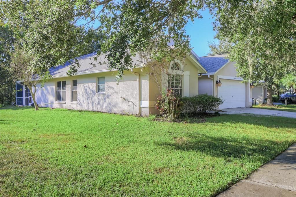 合同活跃: $2,450 (3 贝兹, 2 浴室, 1802 平方英尺)