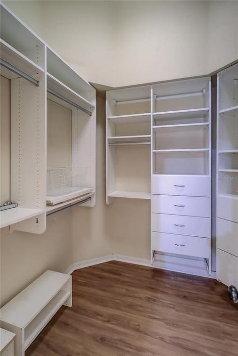 合同活跃: $2,450 (3 贝兹, 2 浴室, 1802 平方英尺)