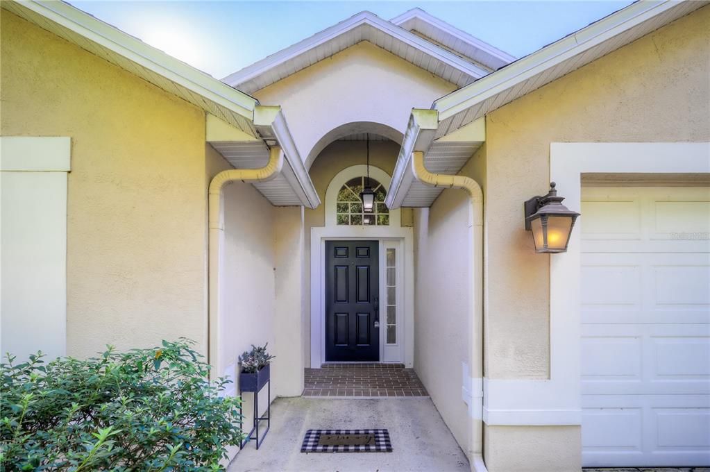 合同活跃: $2,450 (3 贝兹, 2 浴室, 1802 平方英尺)