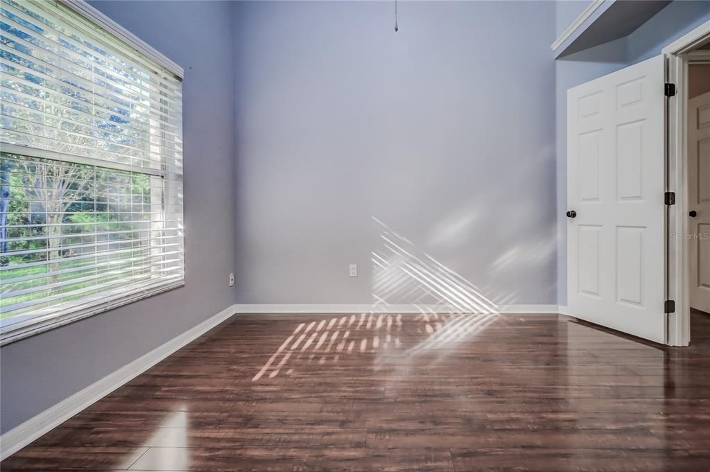 合同活跃: $2,450 (3 贝兹, 2 浴室, 1802 平方英尺)