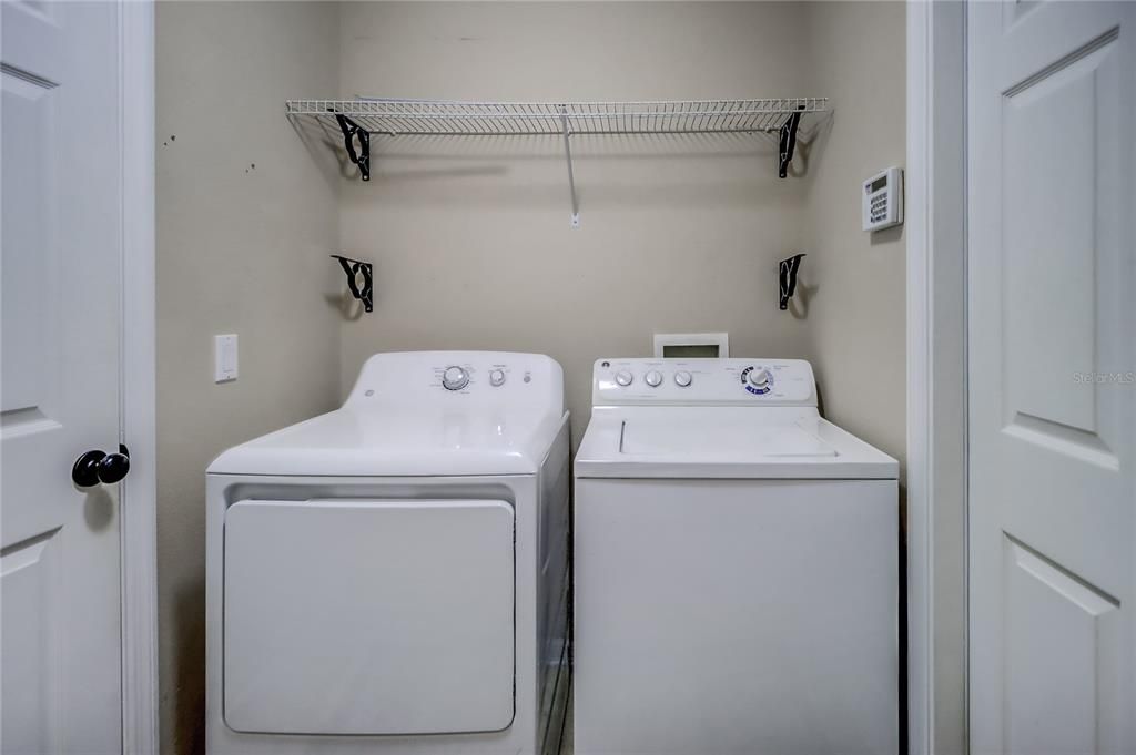 合同活跃: $2,450 (3 贝兹, 2 浴室, 1802 平方英尺)