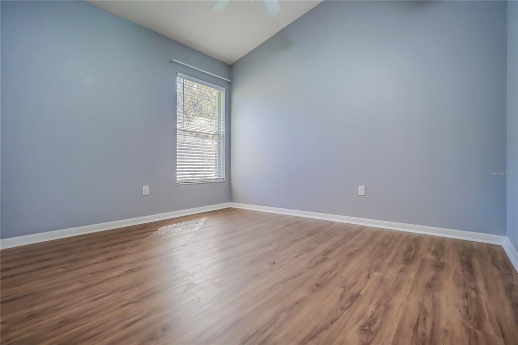 合同活跃: $2,450 (3 贝兹, 2 浴室, 1802 平方英尺)