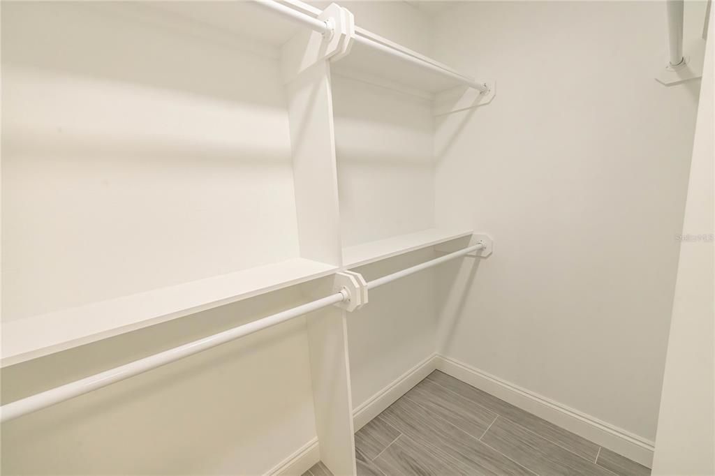 For Sale: $429,900 (4 beds, 2 baths, 2285 Square Feet)