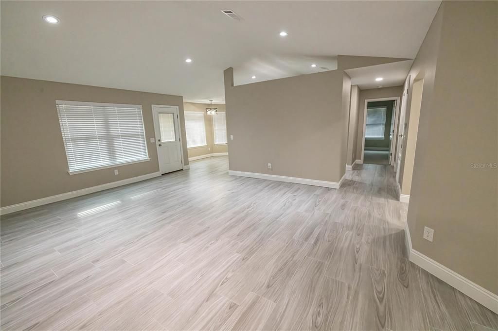 For Sale: $429,900 (4 beds, 2 baths, 2285 Square Feet)