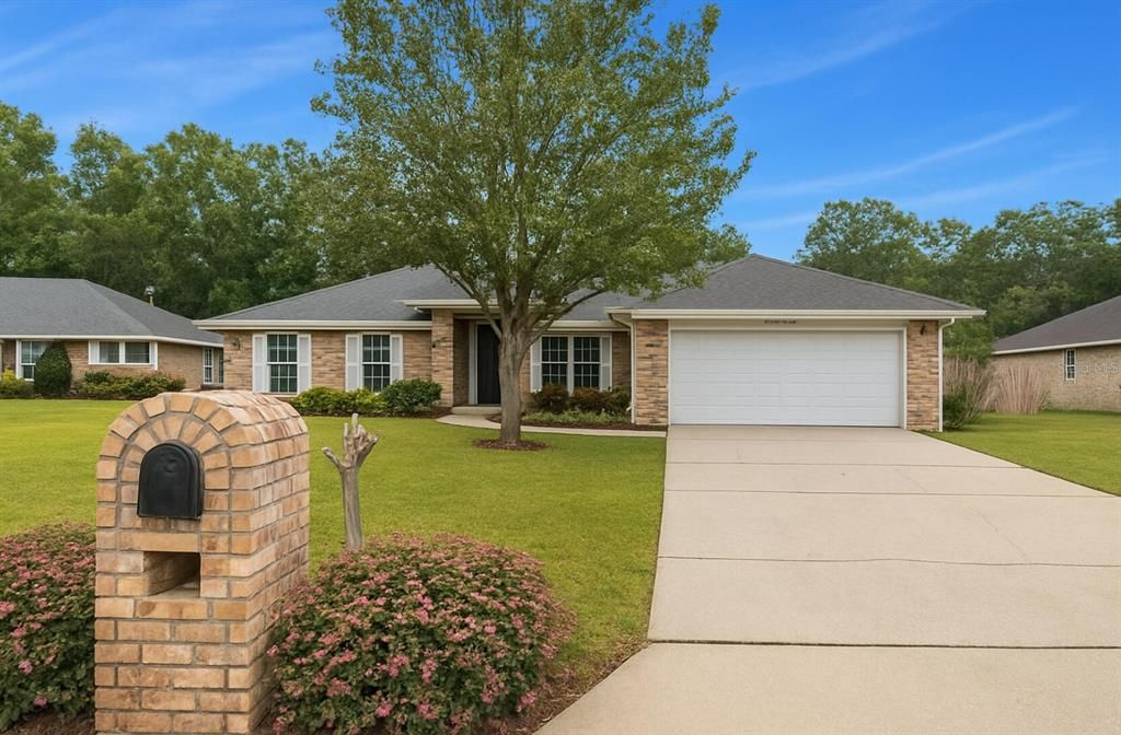 For Sale: $429,900 (4 beds, 2 baths, 2285 Square Feet)