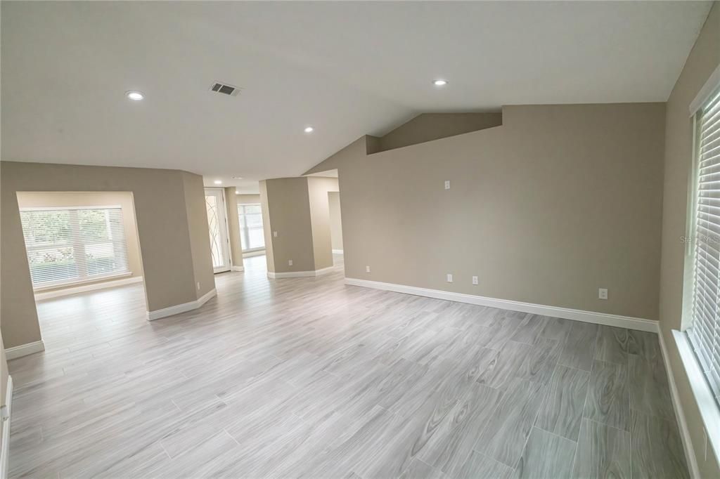 For Sale: $429,900 (4 beds, 2 baths, 2285 Square Feet)