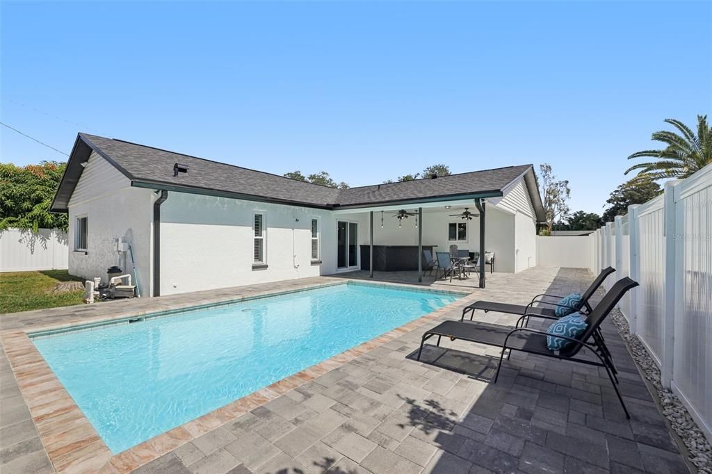 Active With Contract: $599,900 (3 beds, 2 baths, 1526 Square Feet)
