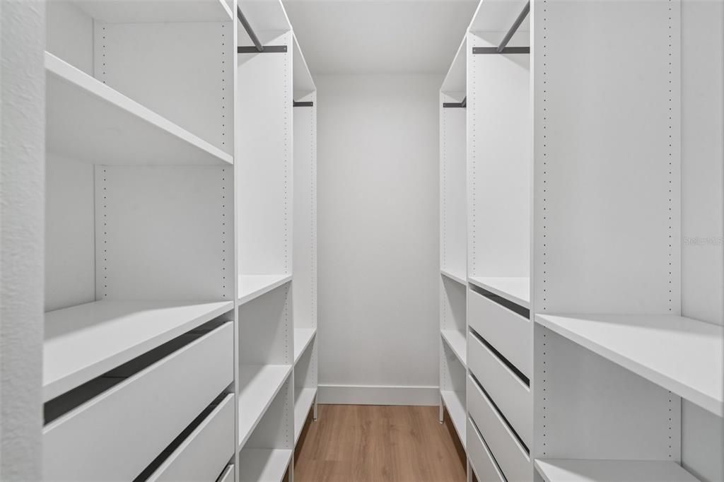 Active With Contract: $599,900 (3 beds, 2 baths, 1526 Square Feet)