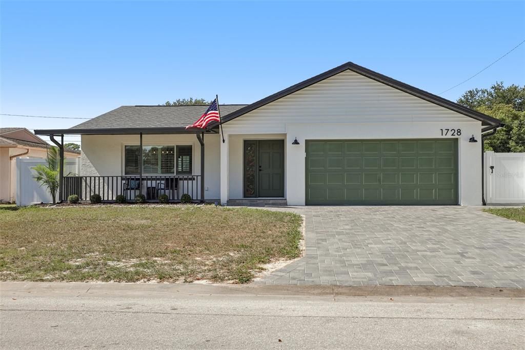 Active With Contract: $599,900 (3 beds, 2 baths, 1526 Square Feet)