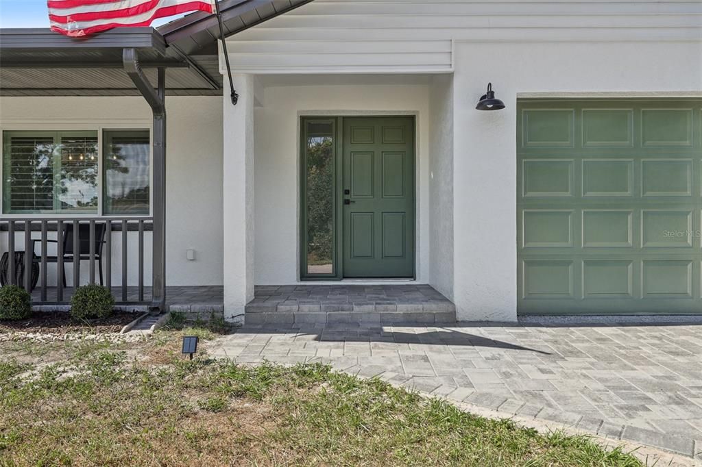 Active With Contract: $599,900 (3 beds, 2 baths, 1526 Square Feet)