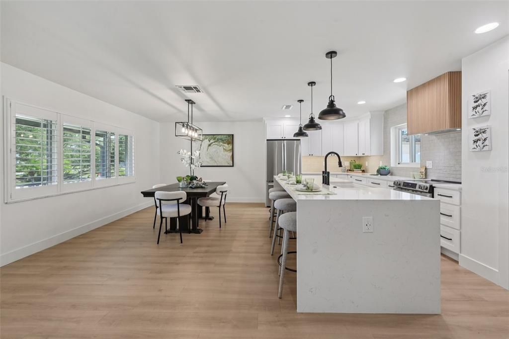 Active With Contract: $599,900 (3 beds, 2 baths, 1526 Square Feet)