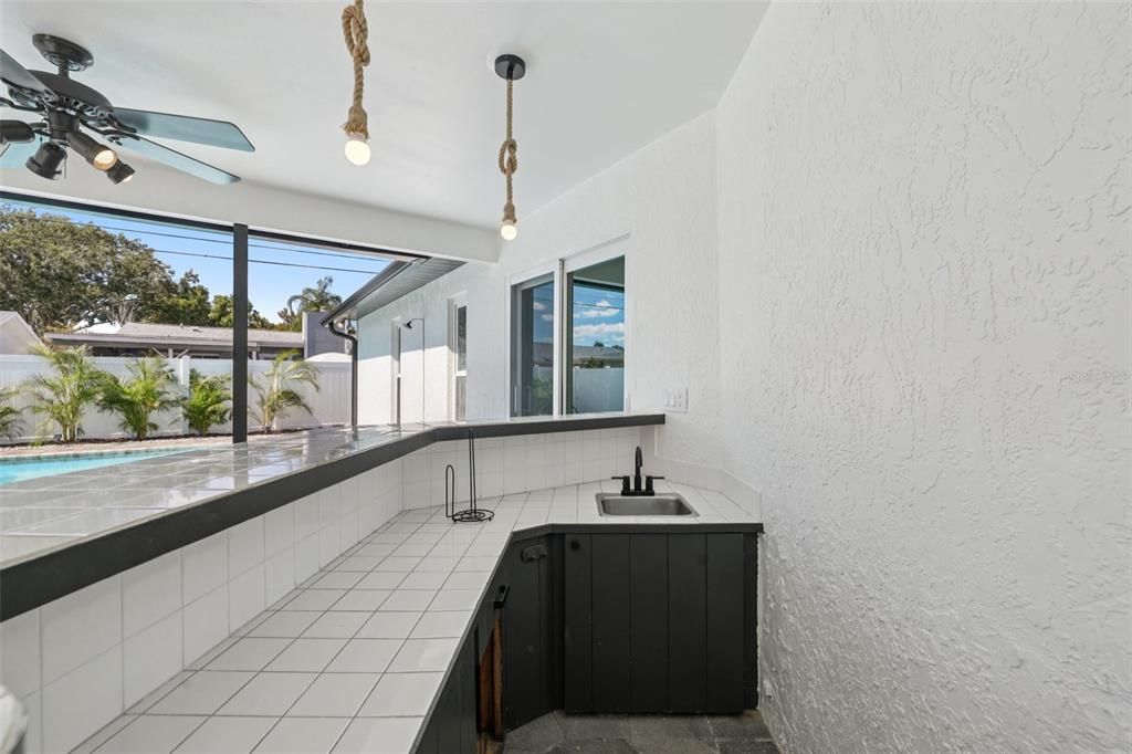 Active With Contract: $599,900 (3 beds, 2 baths, 1526 Square Feet)