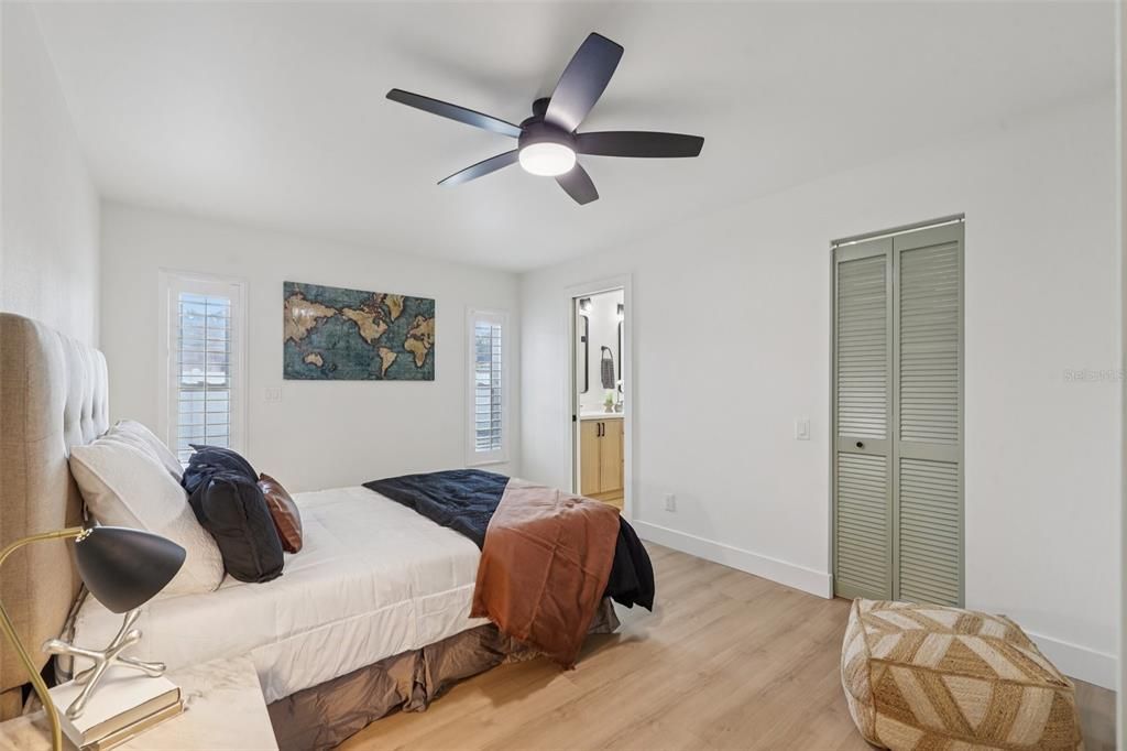 Active With Contract: $599,900 (3 beds, 2 baths, 1526 Square Feet)