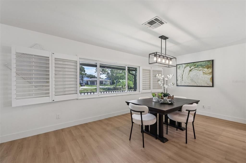 Active With Contract: $599,900 (3 beds, 2 baths, 1526 Square Feet)