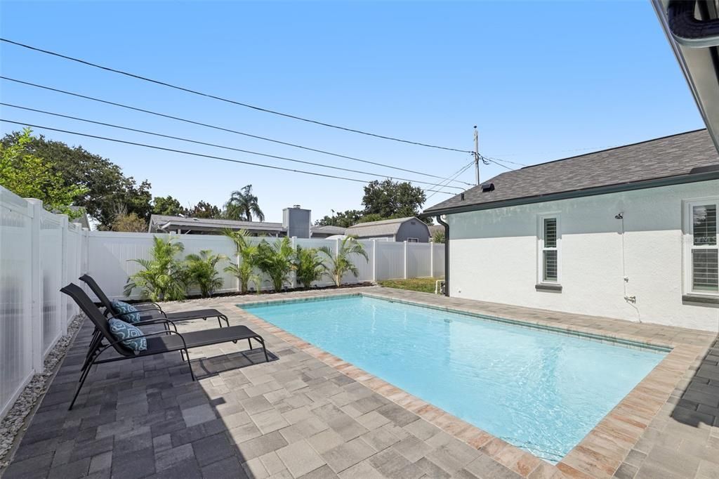 Active With Contract: $599,900 (3 beds, 2 baths, 1526 Square Feet)