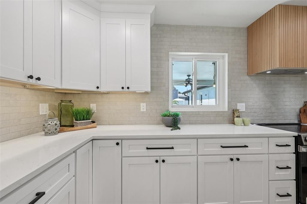 Active With Contract: $599,900 (3 beds, 2 baths, 1526 Square Feet)