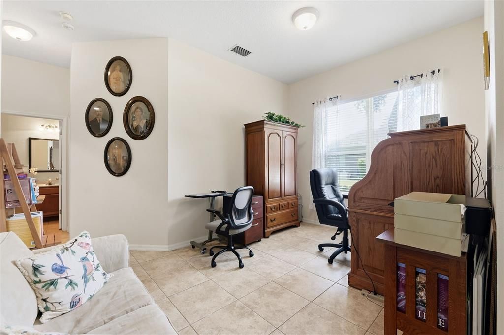 For Sale: $825,000 (4 beds, 3 baths, 2939 Square Feet)