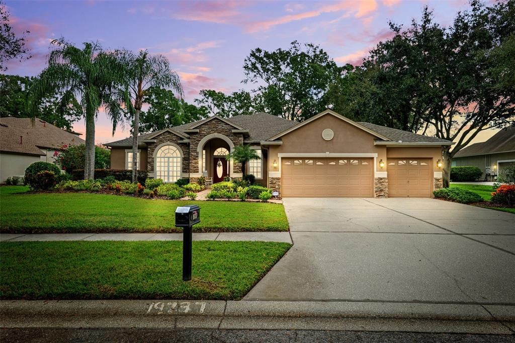 For Sale: $825,000 (4 beds, 3 baths, 2939 Square Feet)