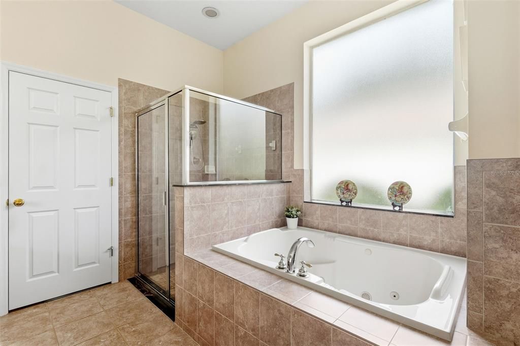 For Sale: $825,000 (4 beds, 3 baths, 2939 Square Feet)