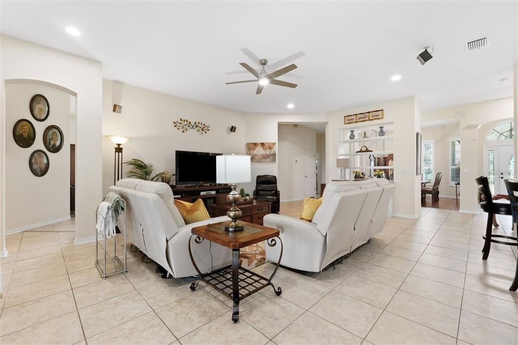 For Sale: $825,000 (4 beds, 3 baths, 2939 Square Feet)