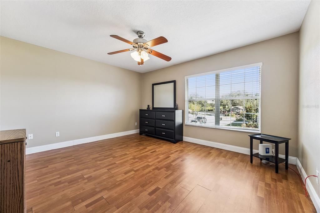 For Sale: $535,000 (6 beds, 3 baths, 2768 Square Feet)