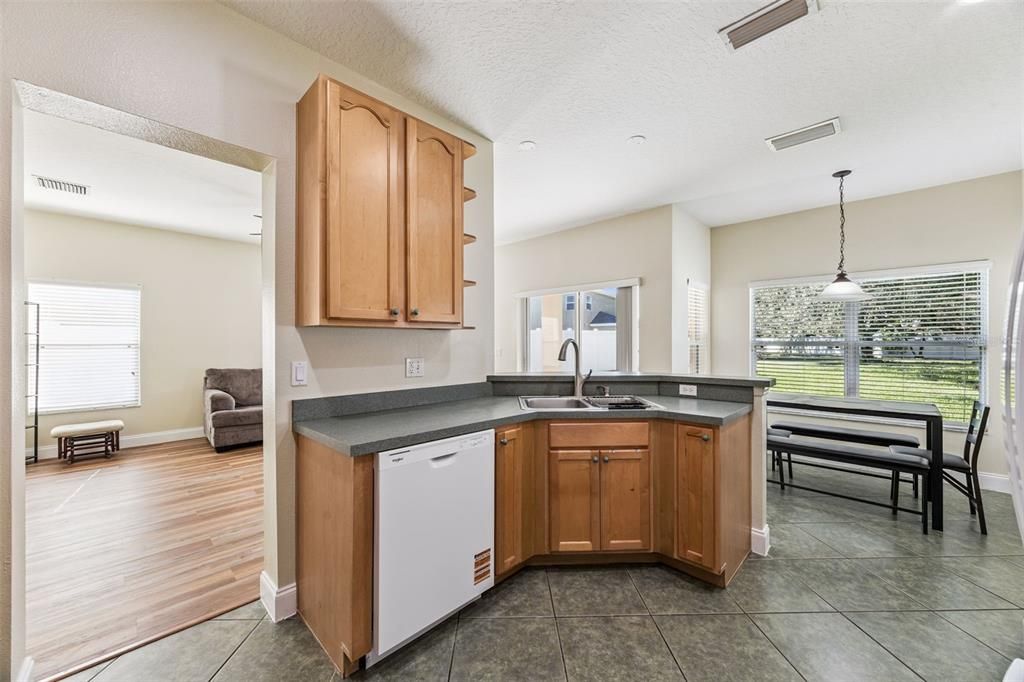 For Sale: $535,000 (6 beds, 3 baths, 2768 Square Feet)