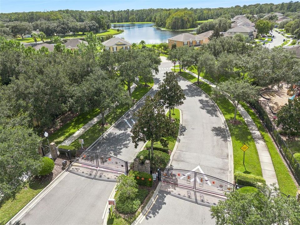 For Sale: $535,000 (6 beds, 3 baths, 2768 Square Feet)